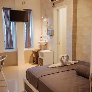 Simple Kuta Bedroom Guest house